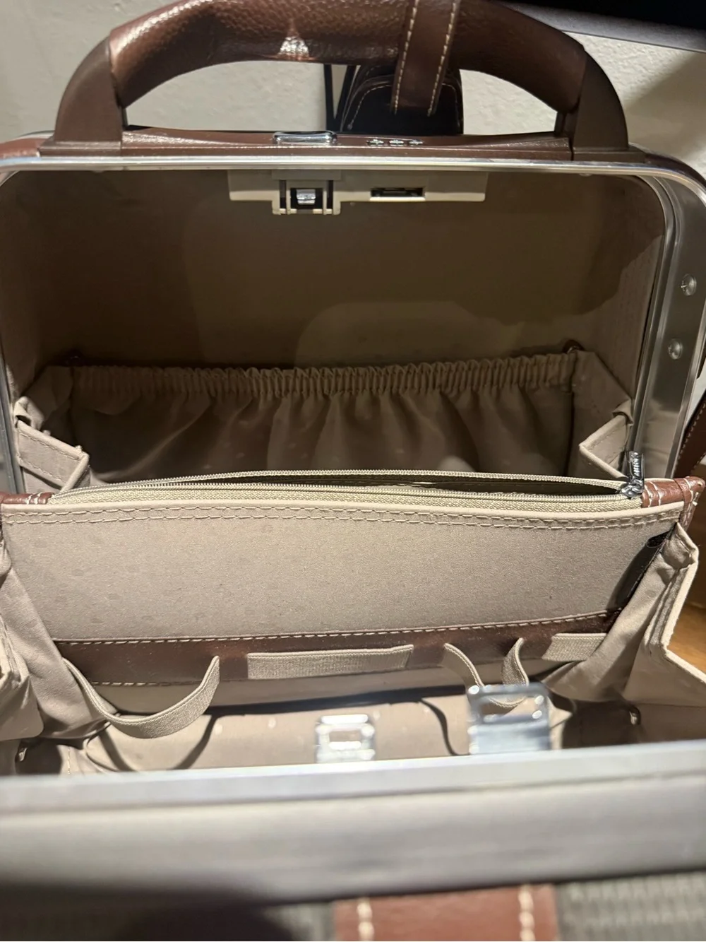 Men's Textured Gray Travel carry over with Brown Leather Strap